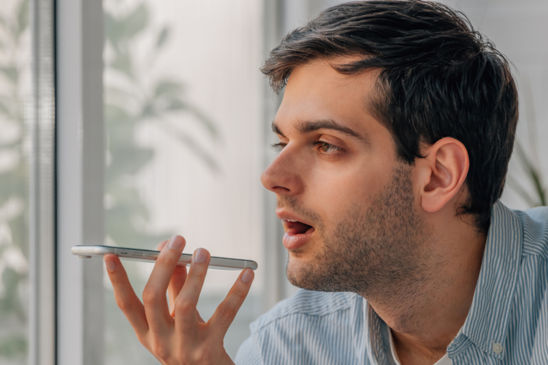People who always reply to text with voice messages usually have these 8 traits